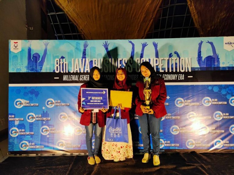 Mahasiswi SI Menangkan Lomba Marketing Debate Pada Java Business Competition Telkom University 2019
