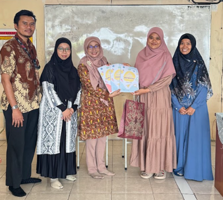 MENINGKATKAN KEMAMPUAN PROBLEM SOLVING MELALUI PROGRAM PENDAMPINGAN PENYUSUNAN MODUL AJAR TEORI BILANGAN BAGI GURU-GURU PELATIH OSN DI SMP INSPIRATIF