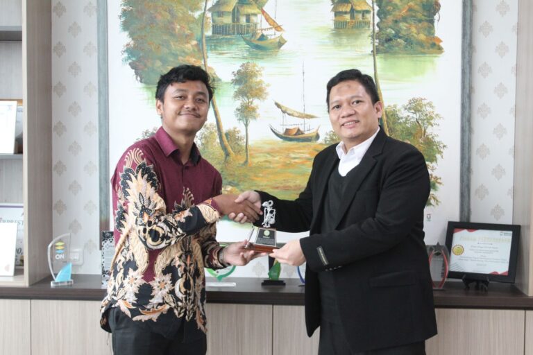 Penandatanganan MoU dan Penutupan Workshop Smart Warehouse: Awal Kolaborasi Baru antara Telkom University dan Zhoukou Polytechnic, China