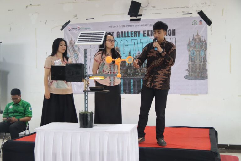 Pameran PROGATION 2025 Tampilkan Produk Inovatif Mahasiswa Teknik Industri