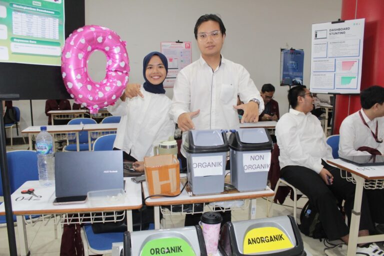 Lebih dari Sekadar Pameran: Expo Capstone Project FRI 2026 Jadi Ruang Diskusi dan Kolaborasi Inovatif